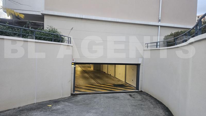 Parking / Garage - 15 m²