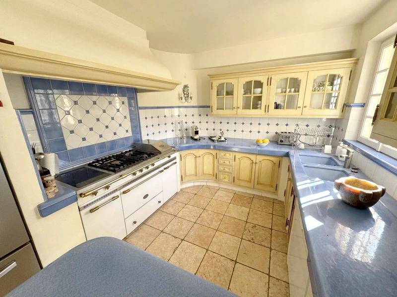 Villa - 280 m² - 5 pièces