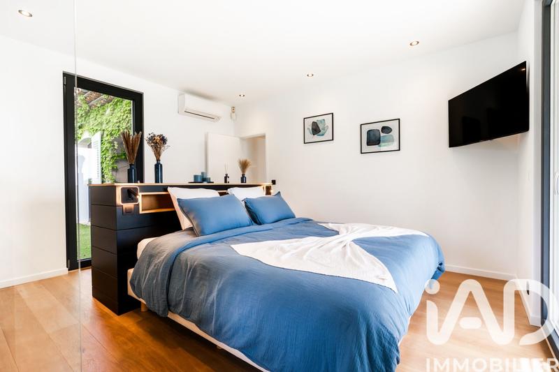 Maison - 370 m² - 7 pièces