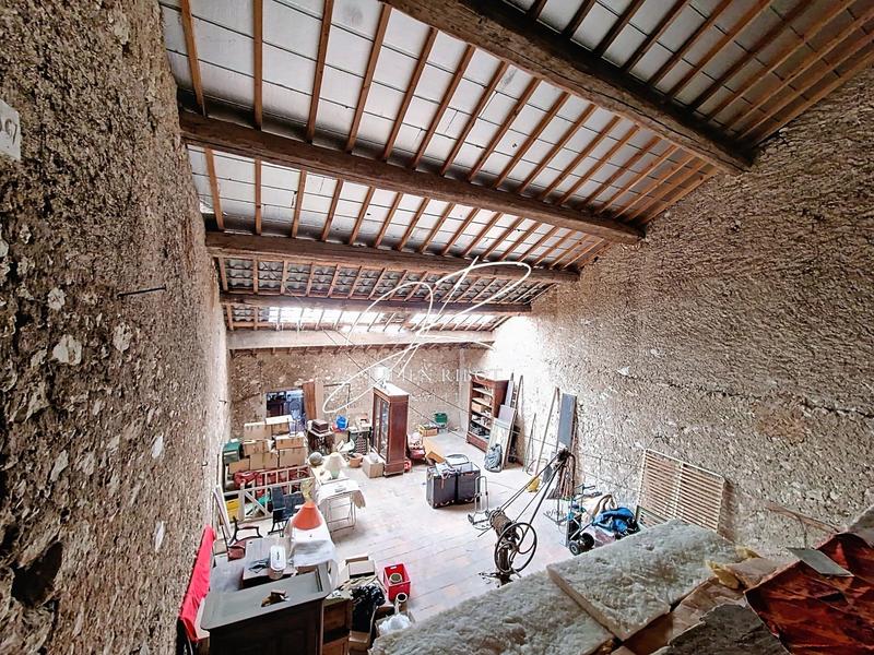 Maison - 238 m² - 8 pièces