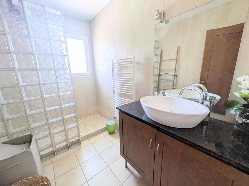 Maison - 200 m² - 6 pièces