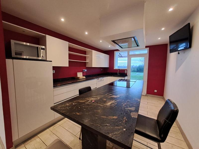 Maison - 263 m² - 12 pièces