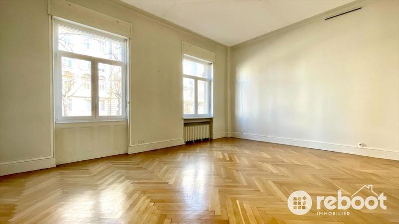 Bureau - 216 m² - 6 pièces