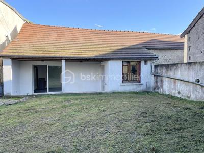 Maison de village - 80 m² - 5 pièces