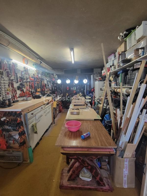 Maison - 180 m² - 9 pièces