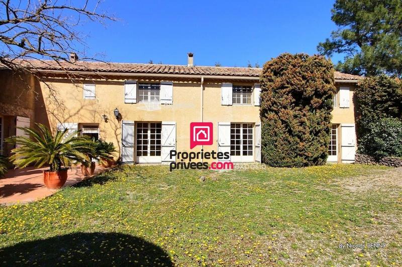 Maison - 266 m² - 7 pièces
