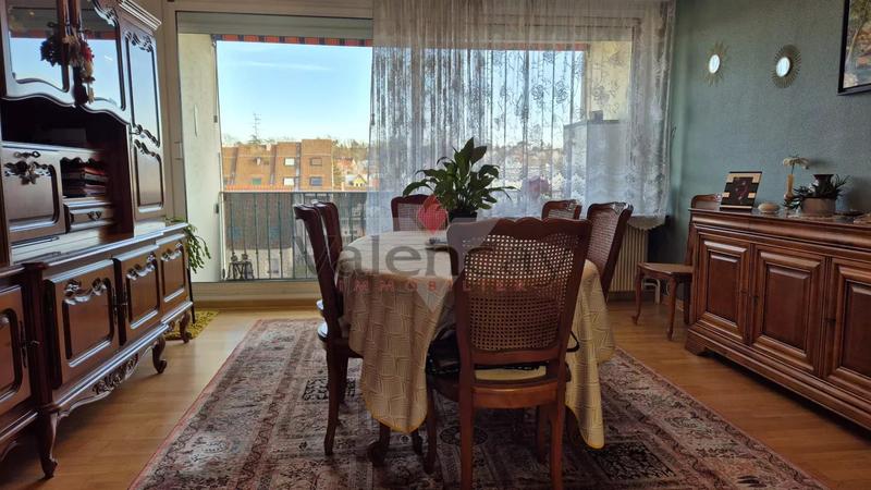 Appartement - 98 m² - 4 pièces