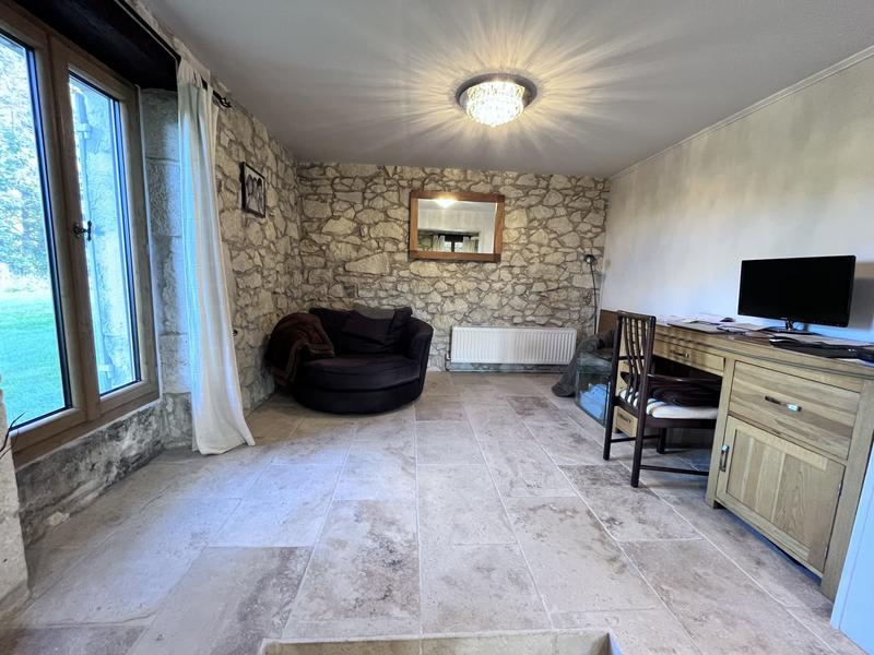 Maison traditionnelle - 230 m² - 9 pièces