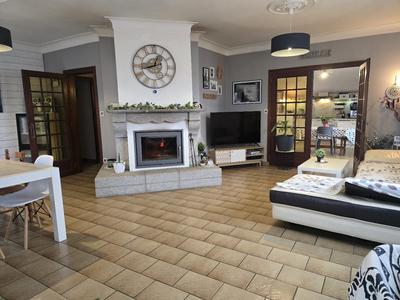 Maison - 234 m² - 8 pièces