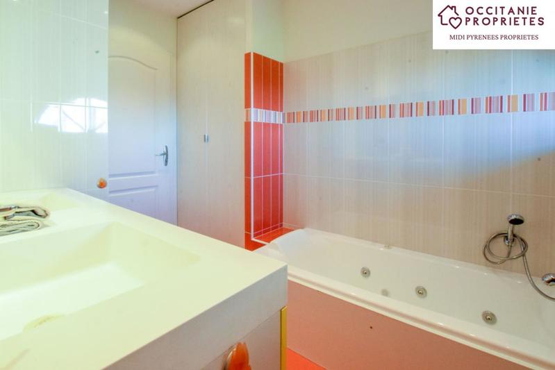 Propriété - 625 m² - 15 pièces