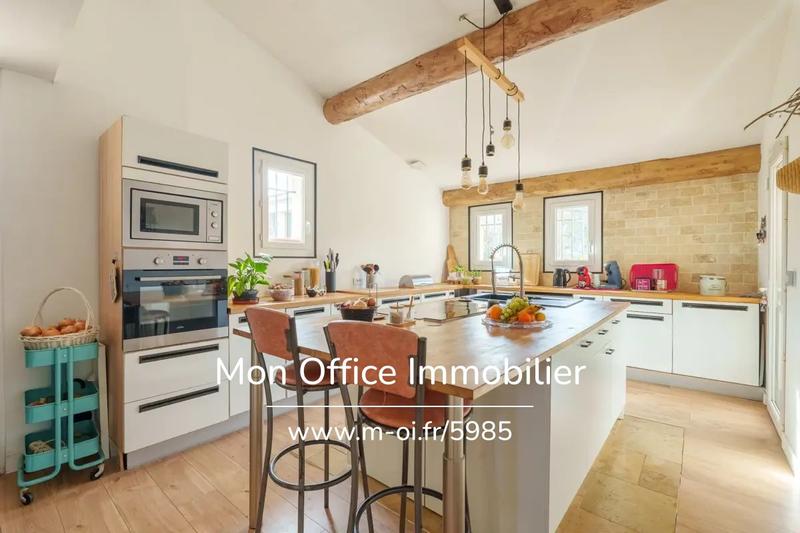 Maison - 210 m² - 6 pièces