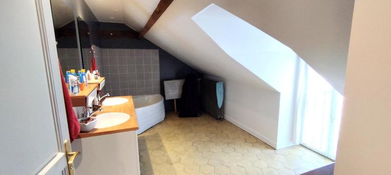 Maison - 180 m² - 7 pièces