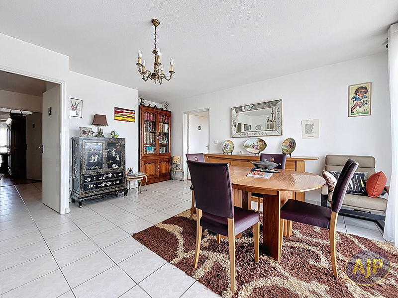 Appartement - 84 m² - 4 pièces