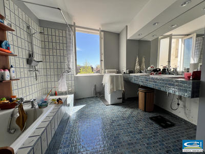 Appartement - 112 m² - 3 pièces