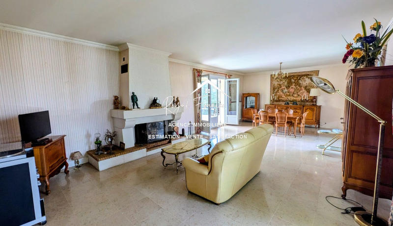 Maison - 300 m² - 10 pièces