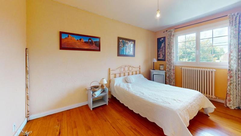 Maison - 198 m² - 7 pièces