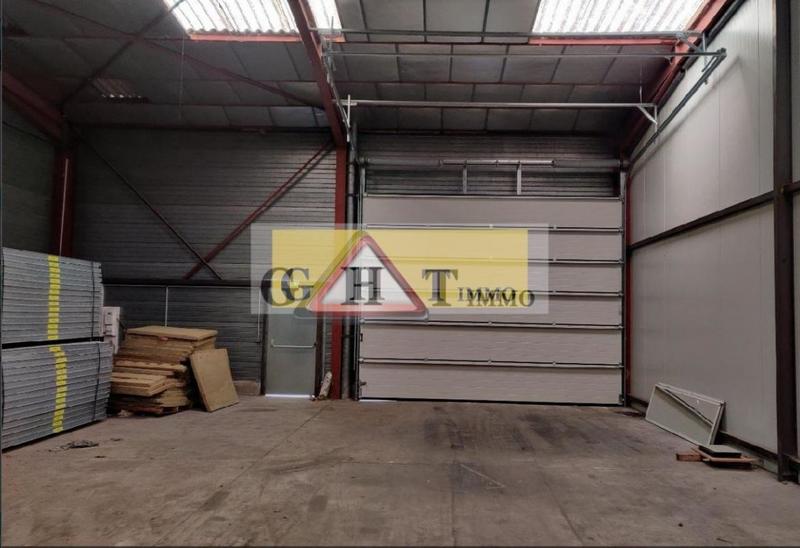 Entrepôt - 250 m²