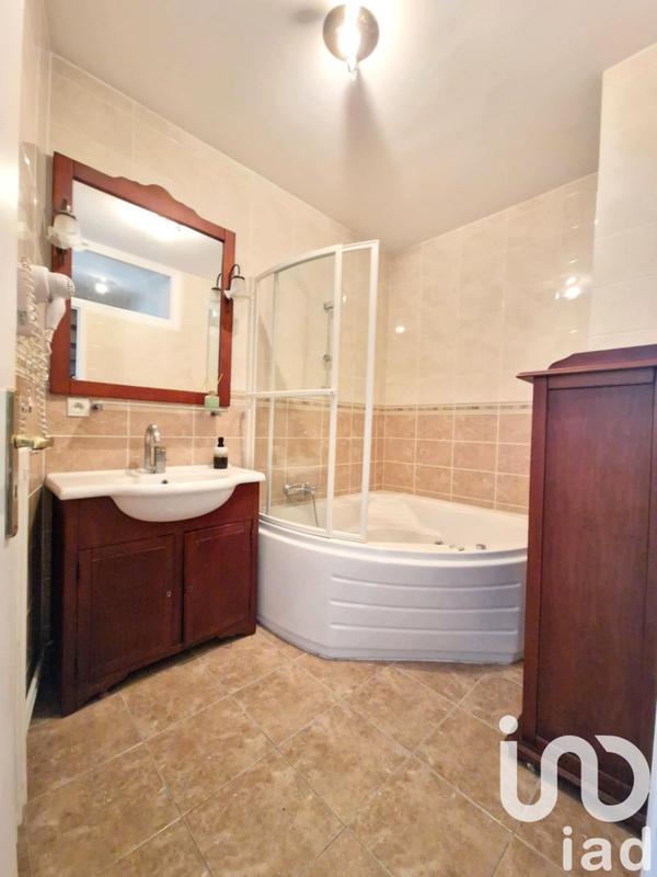 Maison - 200 m² - 10 pièces