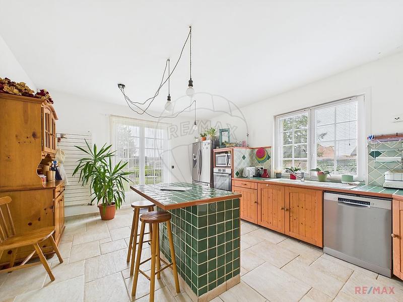 Appartement - 272 m² - 6 pièces