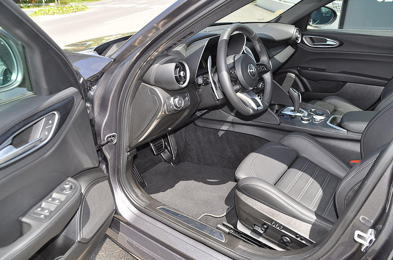 Alfa Romeo Giulia 160 at8 sprint toit ouvrant