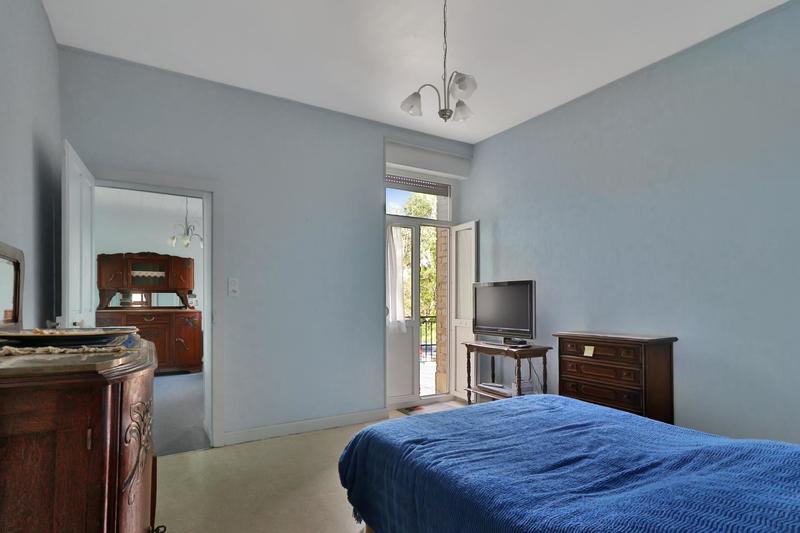 Maison - 217 m² - 10 pièces