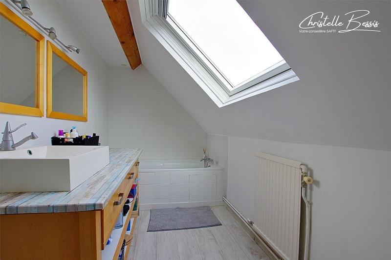 Maison - 104 m² - 4 pièces