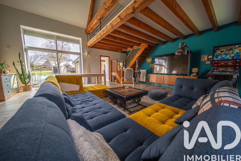 Maison - 234 m² - 8 pièces