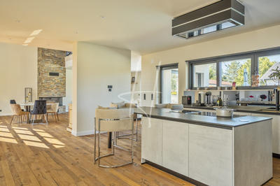 Maison - 274 m² - 6 pièces