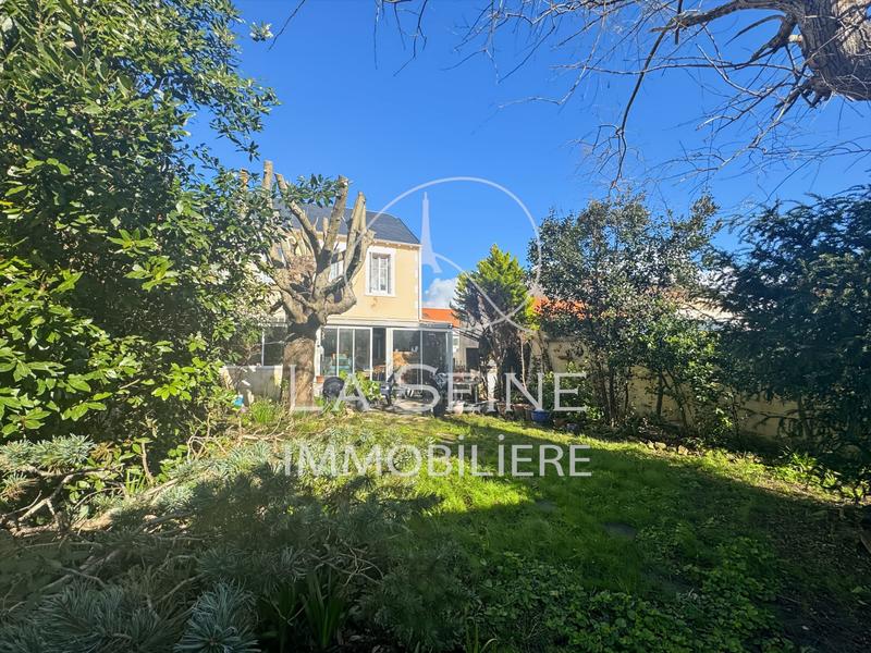 Maison - 137 m² - 6 pièces