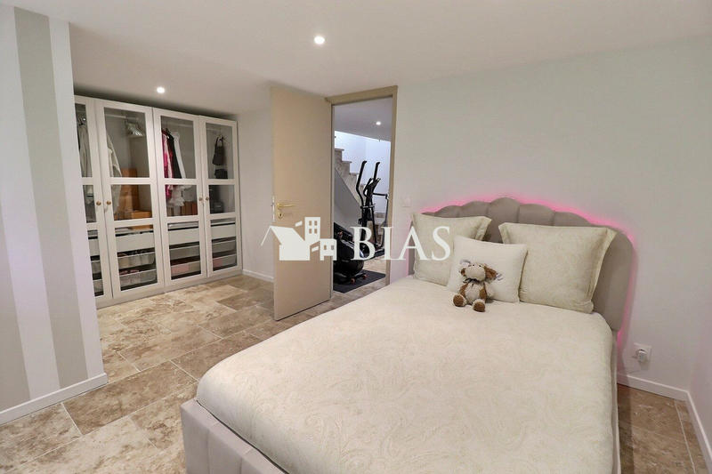 Maison - 160 m² - 7 pièces