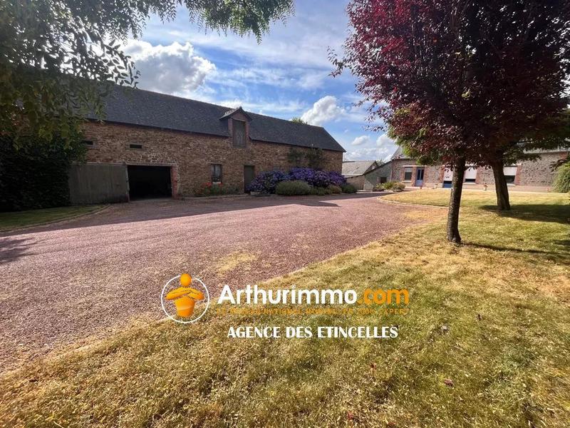 Maison - 185 m² - 9 pièces