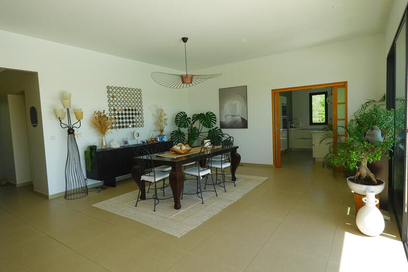 Maison - 180 m² - 5 pièces