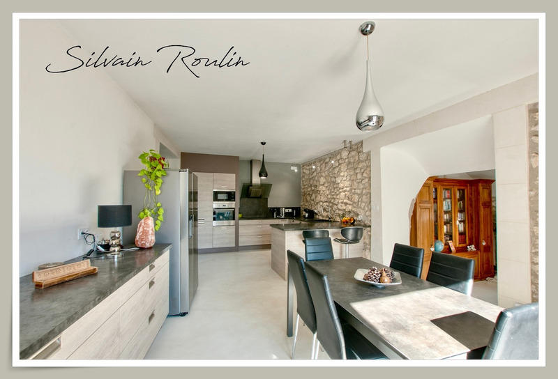 Maison - 282 m² - 8 pièces