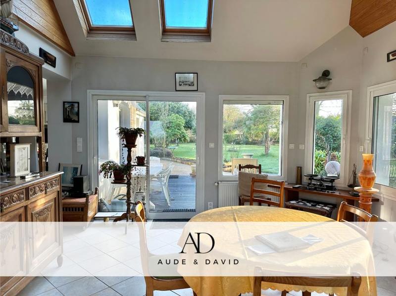 Maison - 230 m² - 8 pièces