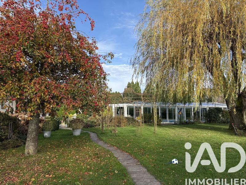 Maison - 235 m² - 7 pièces