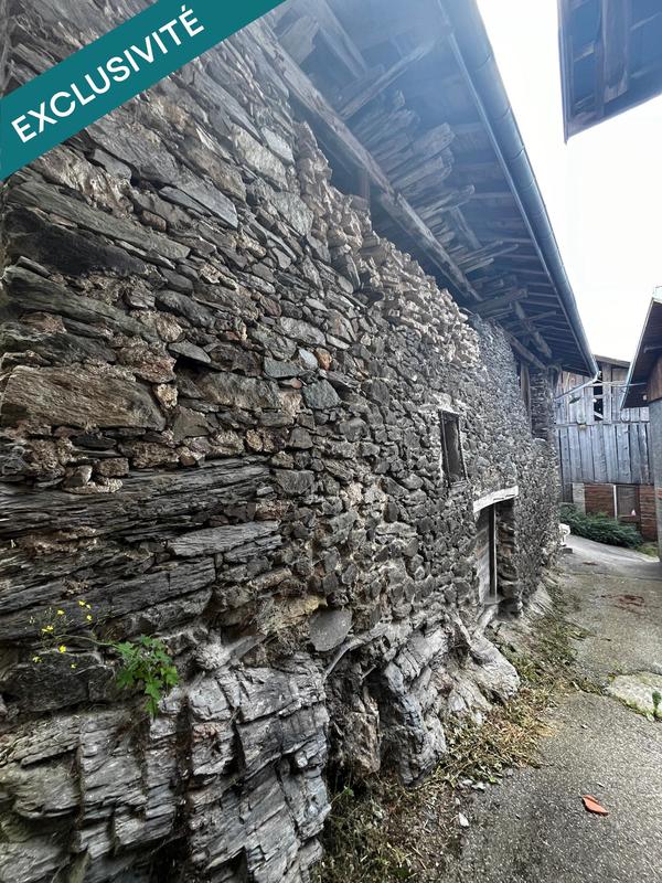 Maison - 200 m² - 2 pièces