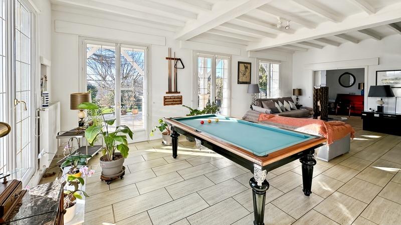 Maison - 205 m² - 6 pièces
