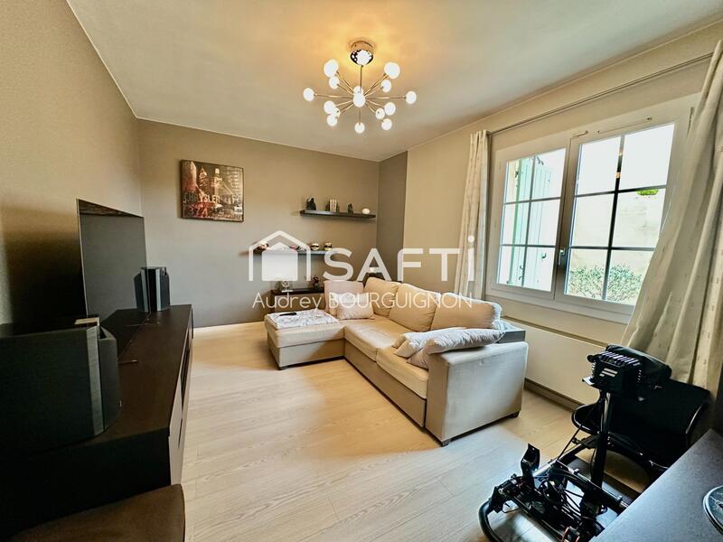 Maison - 182 m² - 8 pièces