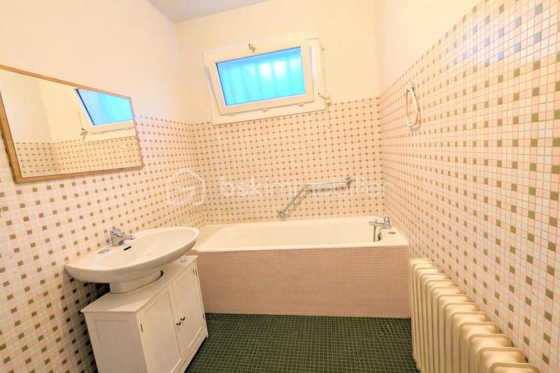 Maison traditionnelle - 97 m² - 4 pièces