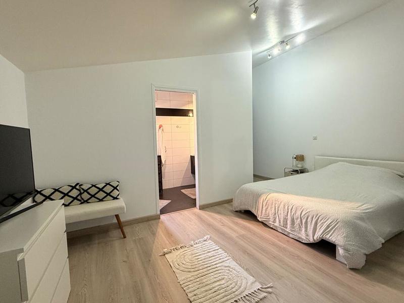 Maison - 368 m² - 9 pièces