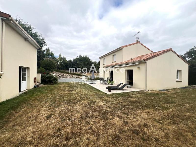 Maison - 163 m² - 7 pièces