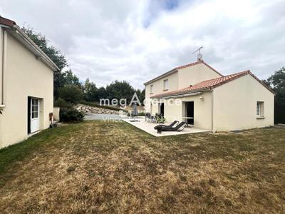 Maison - 163 m² - 7 pièces