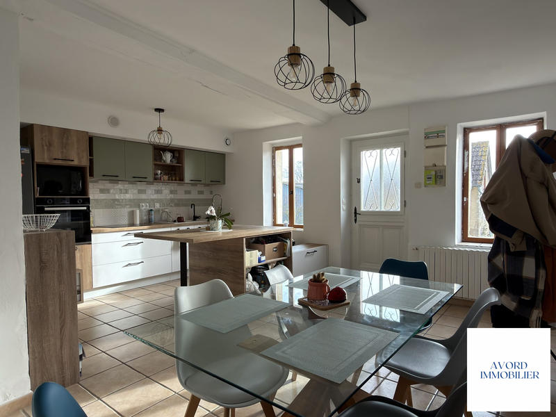 Maison - 90 m² - 4 pièces