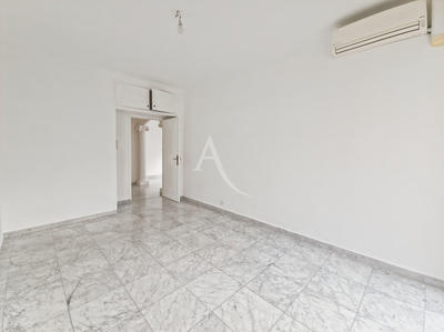 Appartement - 77 m² - 3 pièces