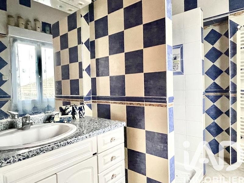 Maison - 204 m² - 7 pièces