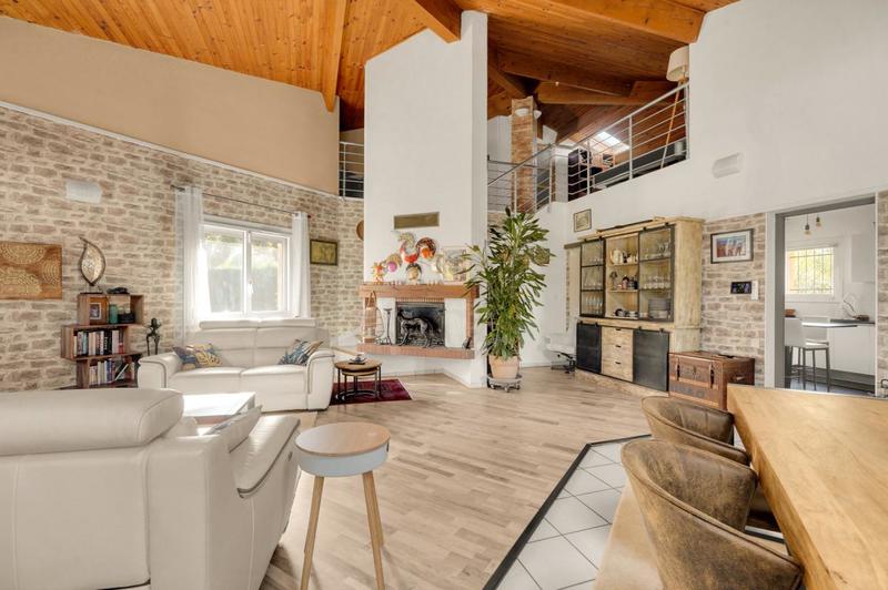 Maison - 195 m² - 7 pièces