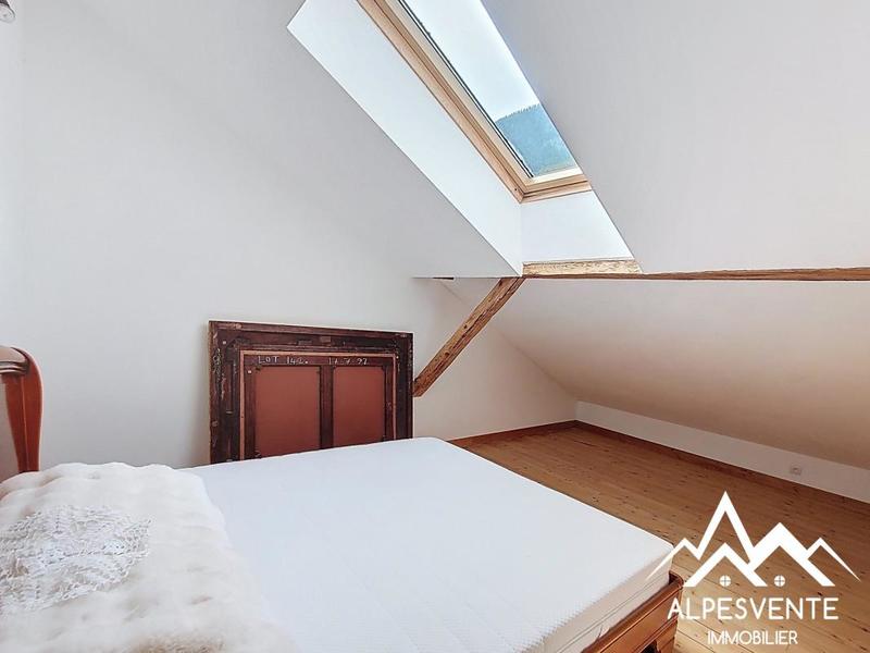 Maison - 249 m² - 9 pièces