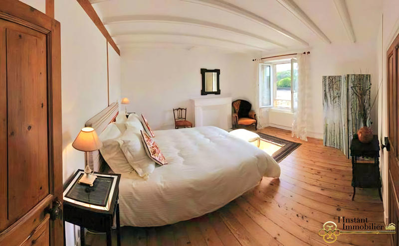 Maison - 282 m² - 10 pièces