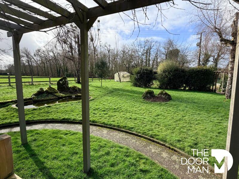 Maison - 247 m² - 9 pièces