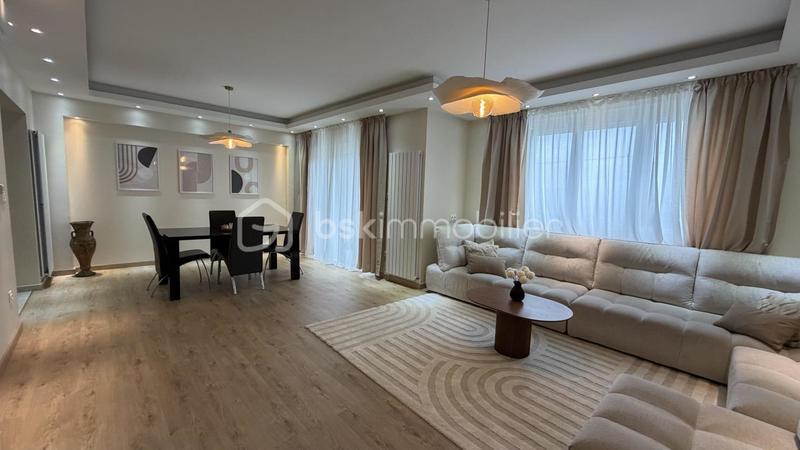 Maison - 111 m² - 5 pièces